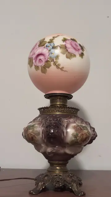 Antique-Style 'Gone with the Wind' Lion-Head Parlor Lamp with Hand-Painted Roses - detail