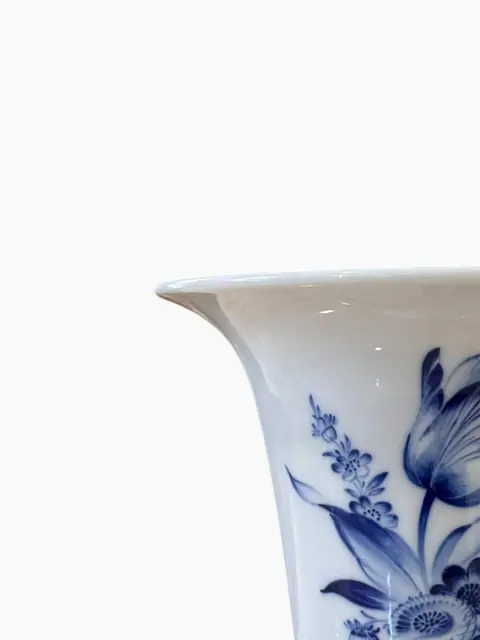 Blue and White Porcelain Trumpet Vase with Hand-Painted Tulip Bouquet - detail