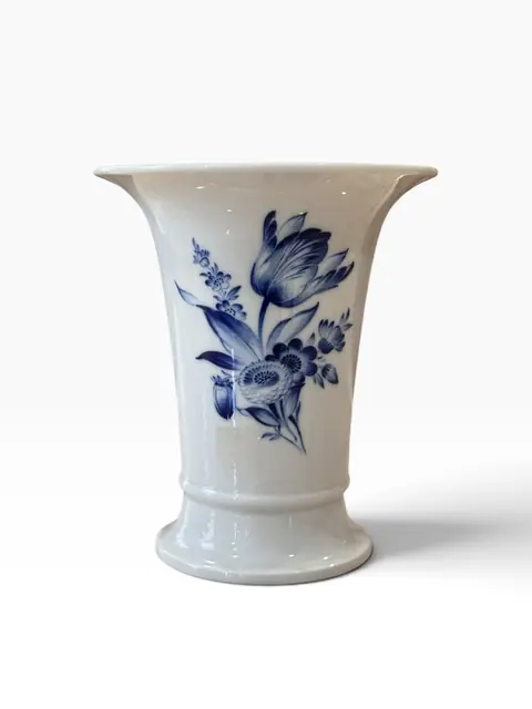 Blue and White Porcelain Trumpet Vase with Hand-Painted Tulip Bouquet - detail