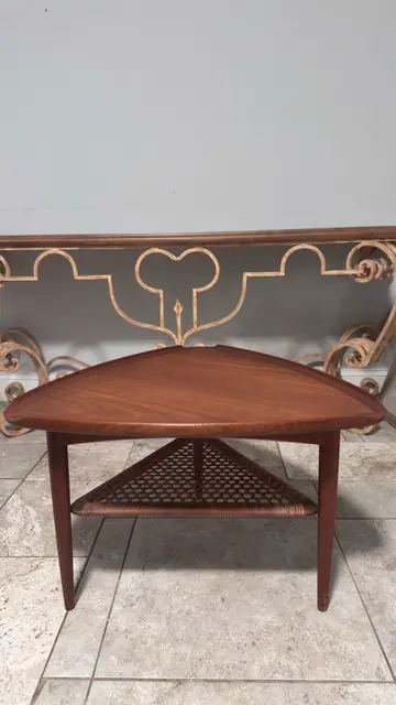 Danish Teak 'Guitar Pick' Triangular Side Table with Cane Shelf, in the Manner of Poul Jensen for Selig - detail