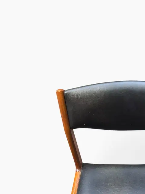 Danish Teak Side Chair with Black Leather in the Style of Kai Kristiansen - detail