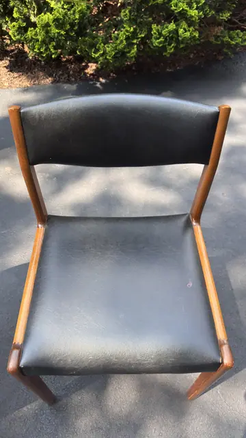 Danish Teak Side Chair with Black Leather in the Style of Kai Kristiansen - detail