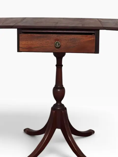 Federal-Style Mahogany Drop-Leaf Pembroke Table - detail