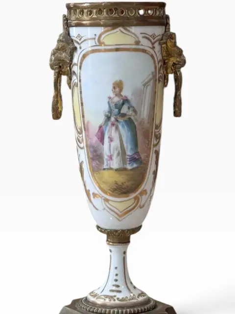 French-Style Porcelain Goblet Vase with Ormolu Mounts and Hand-Painted Portrait Cartouche - detail