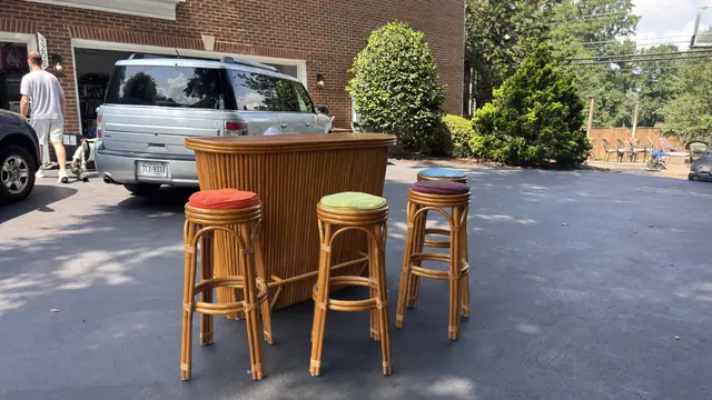 Italian Bamboo Cocktail Bar with Four Matching Stools - detail