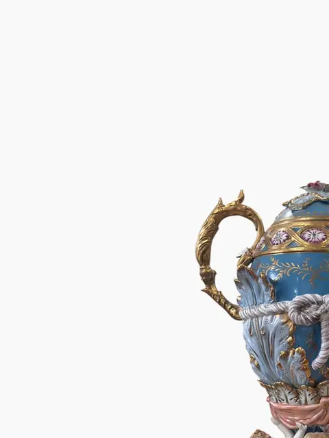 Italian Capodimonte-Style Blue Porcelain Ewer with Cherub Supports - detail