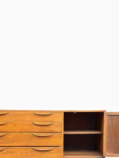 Lawrence Peabody 'Peabody Collection' Walnut Sideboard by Richardson Bros. - detail