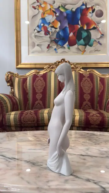 Matte Bisque Porcelain Standing Female Nude - detail