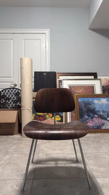 Molded Rosewood Plywood Lounge Chair in the Style of Charles and Ray Eames (Model LCM) - detail