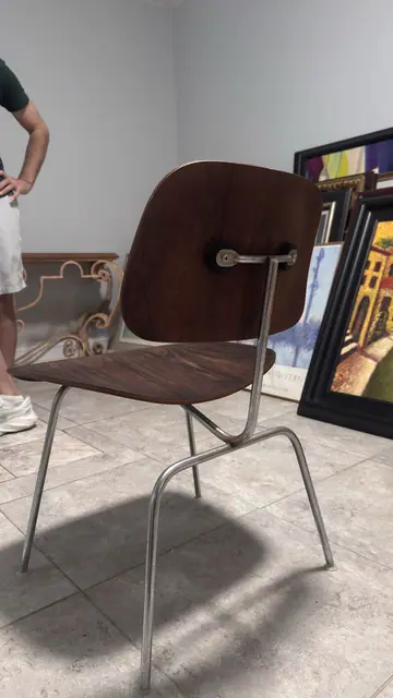 Molded Rosewood Plywood Lounge Chair in the Style of Charles and Ray Eames (Model LCM) - detail