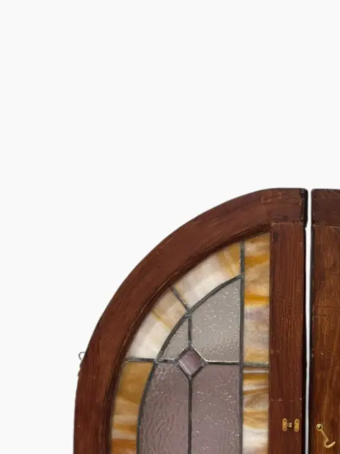 Pair of Arched Leaded Stained-Glass Windows in Wood Frames, circa 1910 - detail