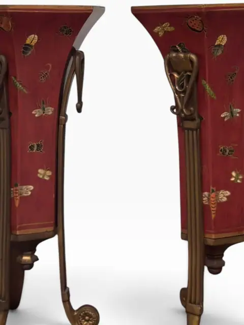 Pair of French Chinoiserie-Style Jardinières on Gilt-Bronze Stands - detail