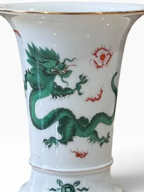 Porcelain Trumpet Vase with Green Ming Dragon Decoration - detail