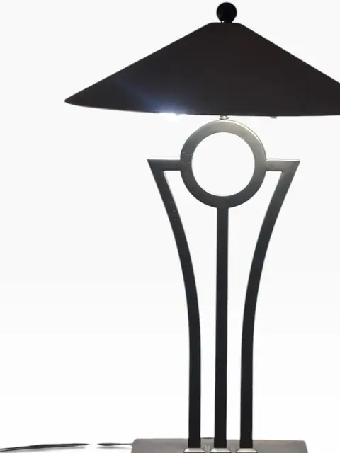 Postmodern Geometric Black Metal Table Lamp - detail