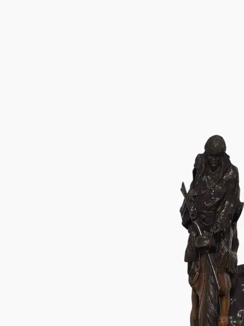 'The Mountain Man' Bronze Sculpture After Frederic Remington - detail