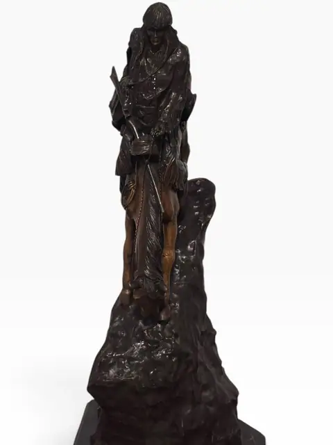 'The Mountain Man' Bronze Sculpture After Frederic Remington - detail