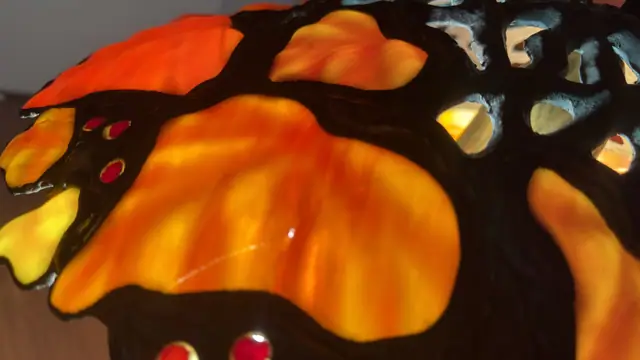 Tiffany-Style Autumn Leaves Stained-Glass Table Lamp - detail