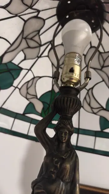 Tiffany-Style Calla Lily Stained-Glass Table Lamp - detail