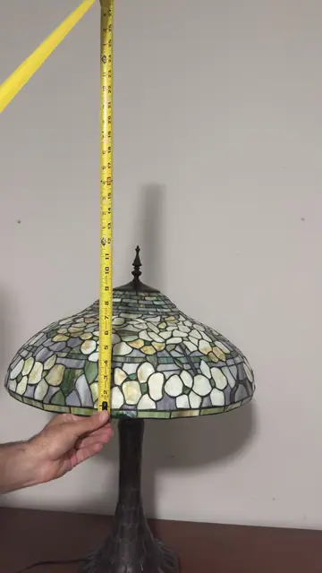 Tiffany-Style Dogwood Table Lamp with White Blossom Dome Shade - detail