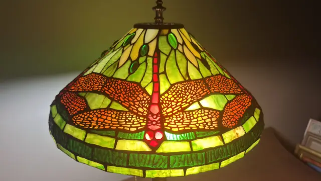 Tiffany-Style Dragonfly Stained Glass Table Lamp - detail