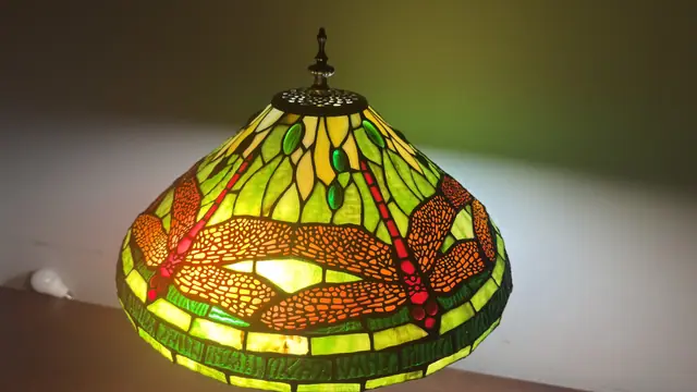 Tiffany-Style Dragonfly Stained Glass Table Lamp - detail