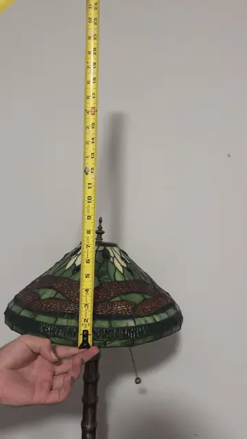 Tiffany-Style Dragonfly Stained Glass Table Lamp - detail