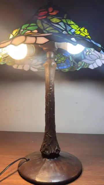 Tiffany-Style Floral Cone Table Lamp with Tree-Trunk Base - detail