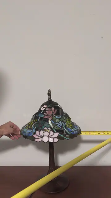 Tiffany-Style Floral Cone Table Lamp with Tree-Trunk Base - detail