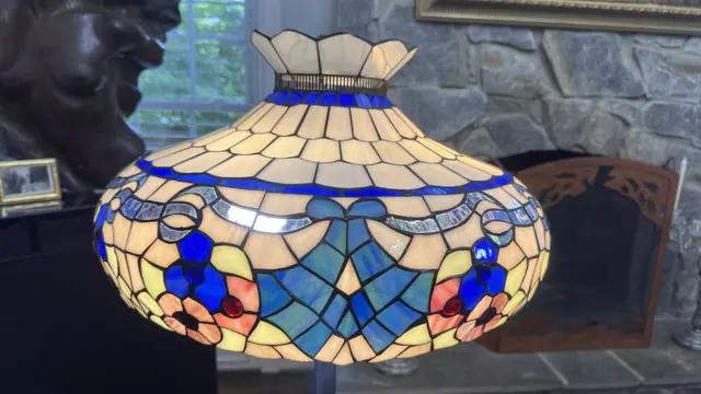Tiffany-Style Floral Globe Floor Lamp - detail