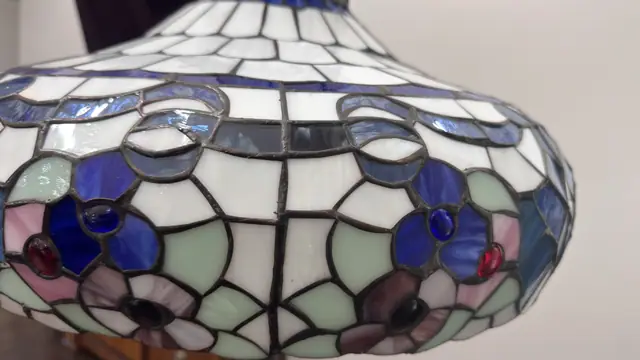 Tiffany-Style Floral Globe Floor Lamp - detail