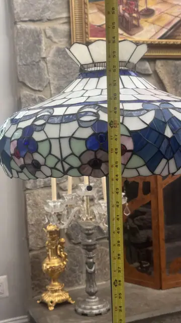 Tiffany-Style Floral Globe Floor Lamp - detail