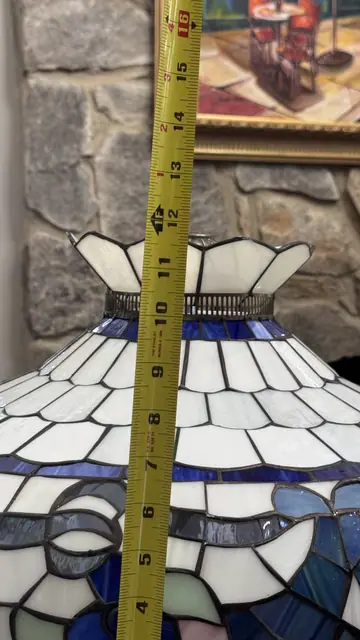 Tiffany-Style Floral Globe Floor Lamp - detail