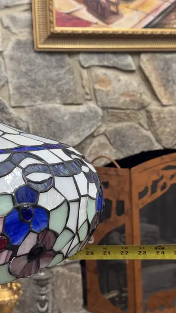 Tiffany-Style Floral Globe Floor Lamp - detail