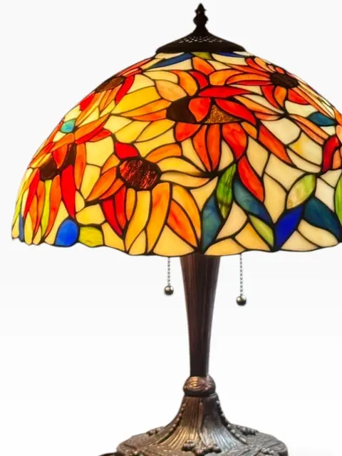 Tiffany-Style Floral Stained Glass Table Lamp - detail