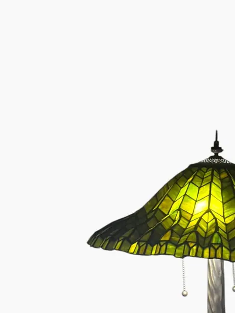 Tiffany-Style Green Willow Stained Glass Table Lamp - detail