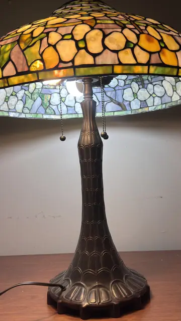 Tiffany-Style Laburnum Table Lamp with Yellow Floral Dome Shade - detail