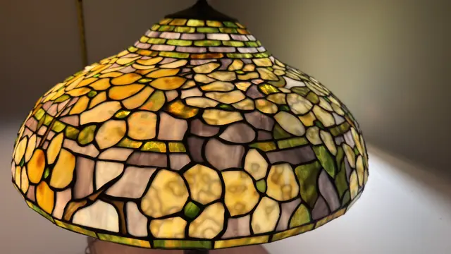 Tiffany-Style Laburnum Table Lamp with Yellow Floral Dome Shade - detail