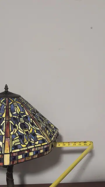 Tiffany-Style Leaded Glass Table Lamp with Tree-Trunk Base - detail