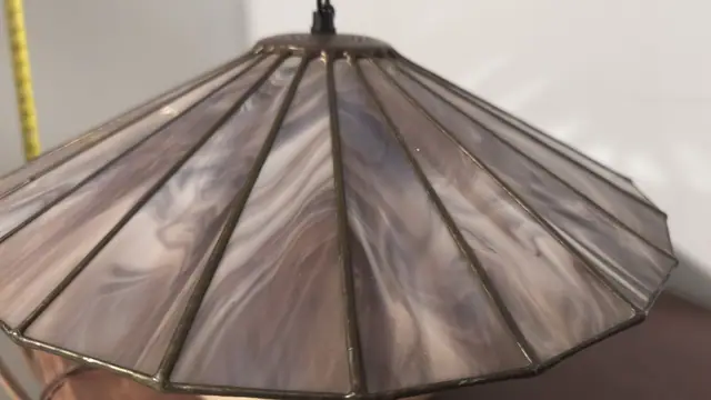 Tiffany-Style Marbled Glass Table Lamp with Ceramic Base - detail