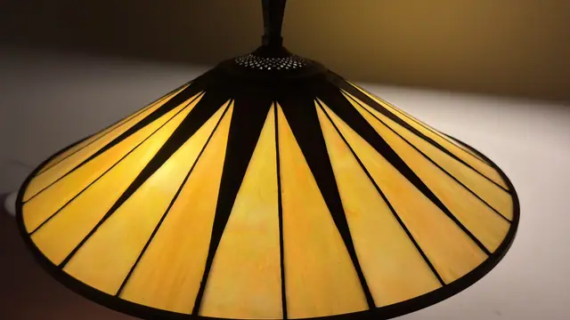 Tiffany-Style Mission 'Dark Star' Stained Glass Table Lamp - detail