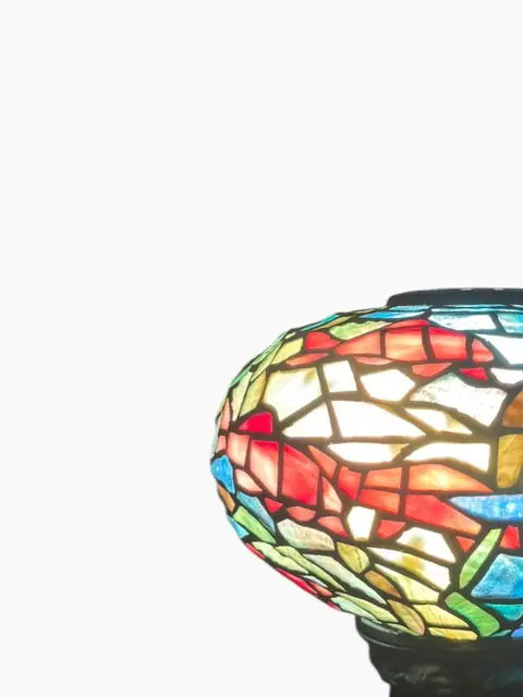 Tiffany-Style Mosaic Globe Table Lamp with Tree-Trunk Base - detail