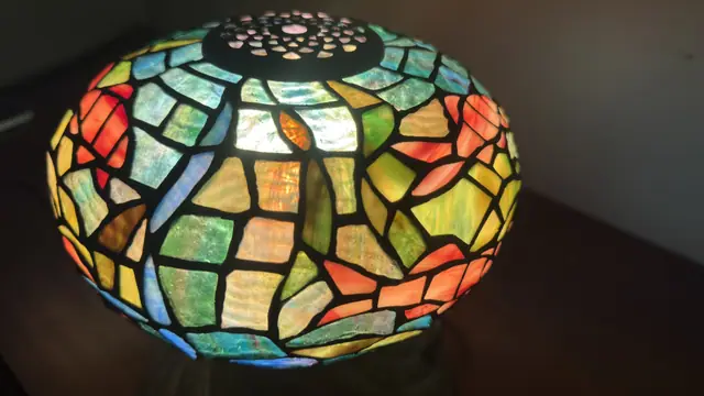 Tiffany-Style Mosaic Globe Table Lamp with Tree-Trunk Base - detail