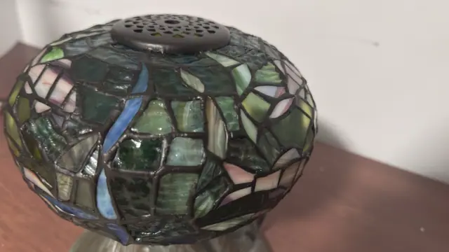 Tiffany-Style Mosaic Globe Table Lamp with Tree-Trunk Base - detail