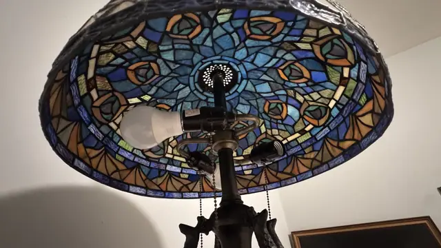 Tiffany-Style Peacock Feather Stained Glass Table Lamp - detail