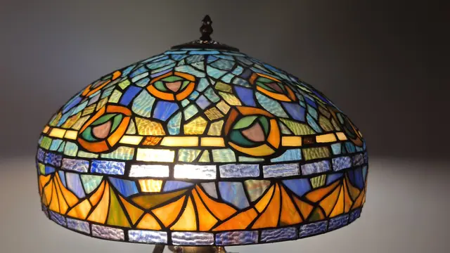 Tiffany-Style Peacock Stained-Glass Table Lamp - detail