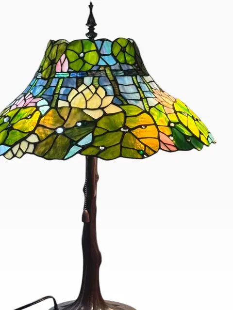 Tiffany-Style Pond Lily Stained Glass Table Lamp - detail