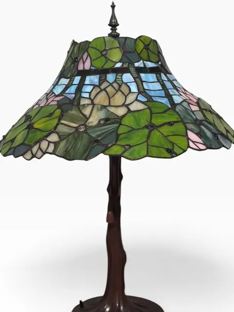 Tiffany-Style Pond Lily Stained Glass Table Lamp - detail