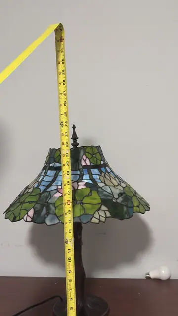 Tiffany-Style Pond Lily Stained Glass Table Lamp - detail