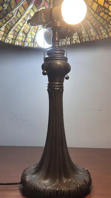 Tiffany-Style Spider Web Table Lamp with Amber Cone Shade - detail
