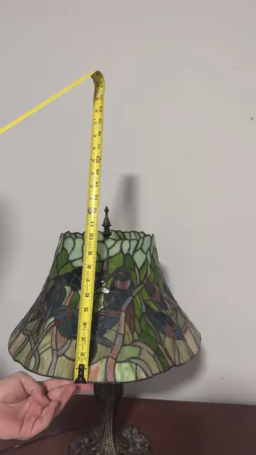 Tiffany-Style Stained-Glass Table Lamp with Birds - detail